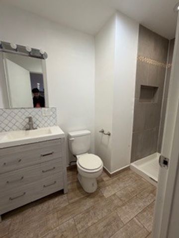 6902 Lyons Street, Morton Grove, IL 60053