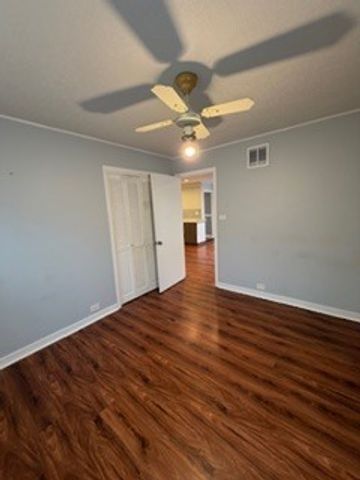 6902 Lyons Street, Morton Grove, IL 60053