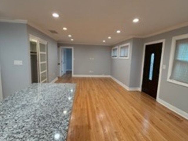 6902 Lyons Street, Morton Grove, IL 60053