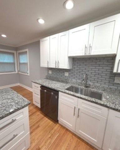 6902 Lyons Street, Morton Grove, IL 60053