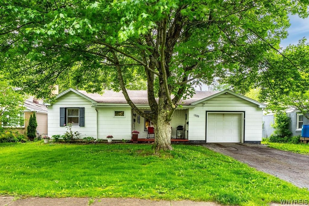 1285 Parkview Drive, North Tonawanda, NY 14120