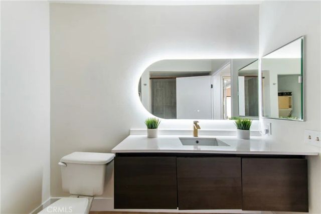 222 S Central 428, Los Angeles, CA 90012