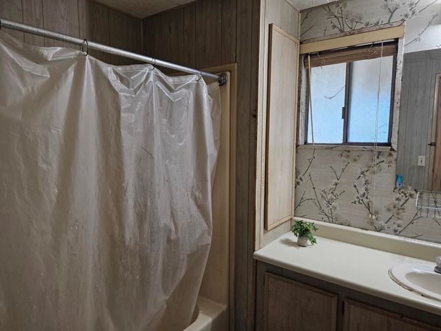 5505 W Tulare Avenue 101, Visalia, CA 93277