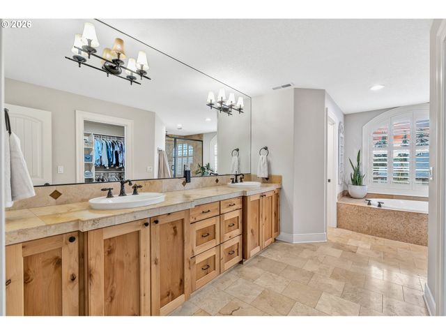 1275 N FIR St, Canby, OR 97013