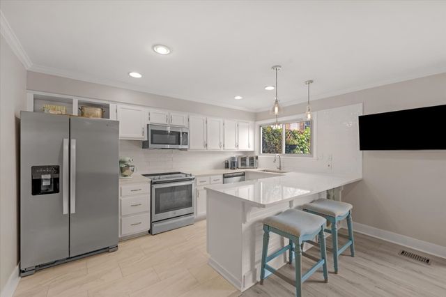 6948 Highland Park Dr, Nashville, TN 37205