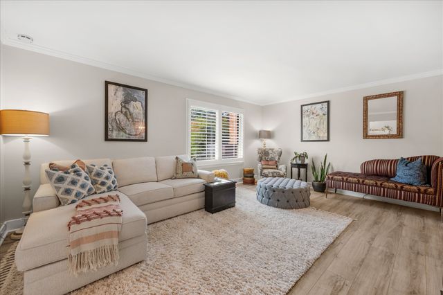 6948 Highland Park Dr, Nashville, TN 37205