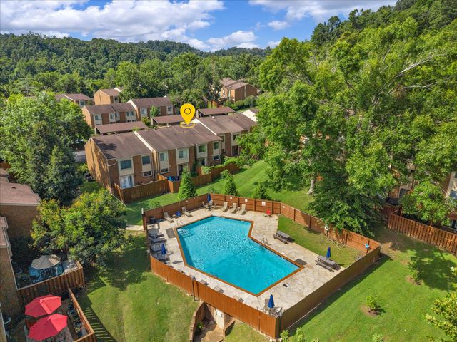 6948 Highland Park Dr, Nashville, TN 37205