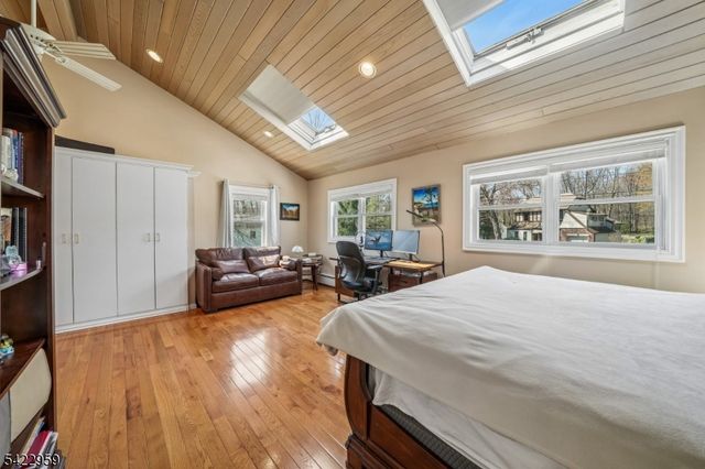 47 Crossbrook Rd, Livingston Twp., NJ 07039