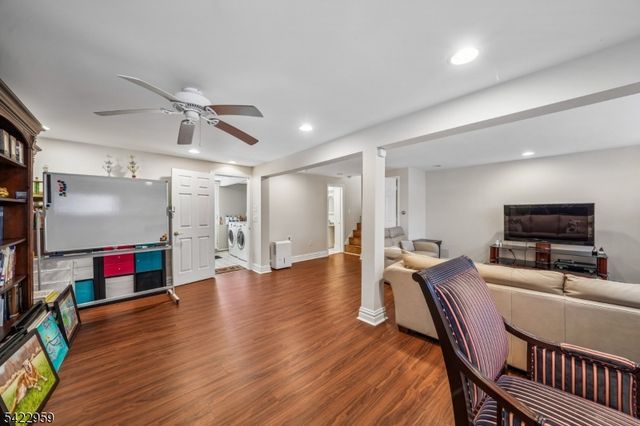 47 Crossbrook Rd, Livingston Twp., NJ 07039