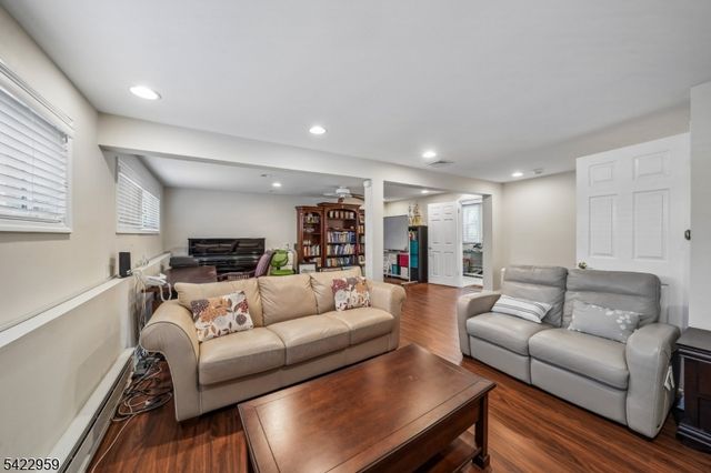 47 Crossbrook Rd, Livingston Twp., NJ 07039