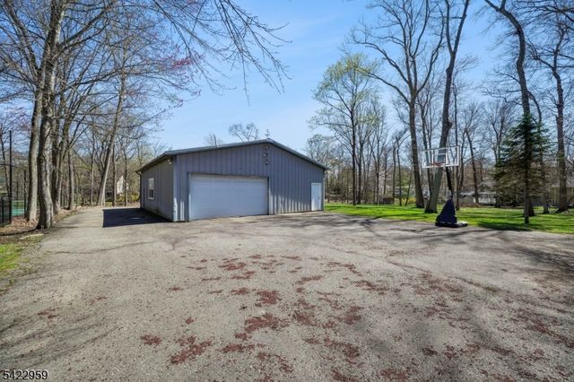 47 Crossbrook Rd, Livingston Twp., NJ 07039