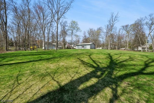 47 Crossbrook Rd, Livingston Twp., NJ 07039