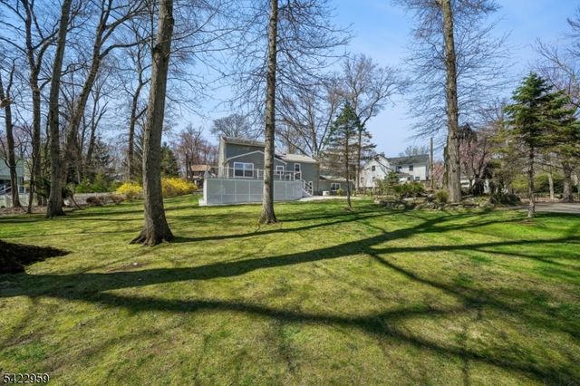 47 Crossbrook Rd, Livingston Twp., NJ 07039