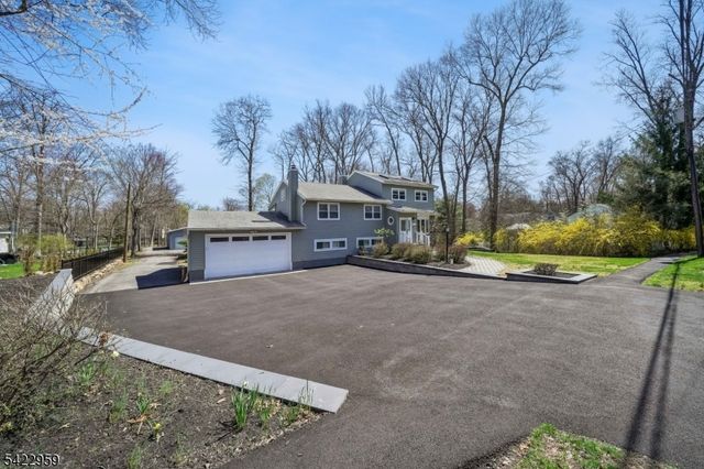 47 Crossbrook Rd, Livingston Twp., NJ 07039