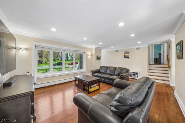 47 Crossbrook Rd, Livingston Twp., NJ 07039