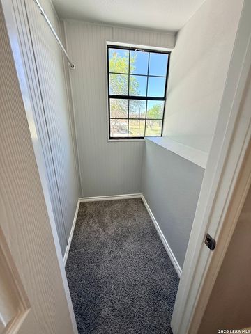 161 Water St Unit B, Pipe Creek, TX 78063