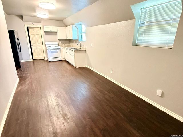 161 Water St Unit B, Pipe Creek, TX 78063