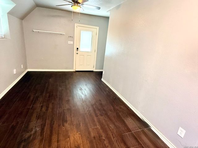 161 Water St Unit B, Pipe Creek, TX 78063