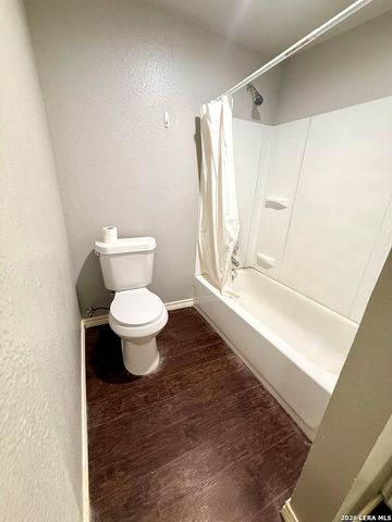 161 Water St Unit B, Pipe Creek, TX 78063