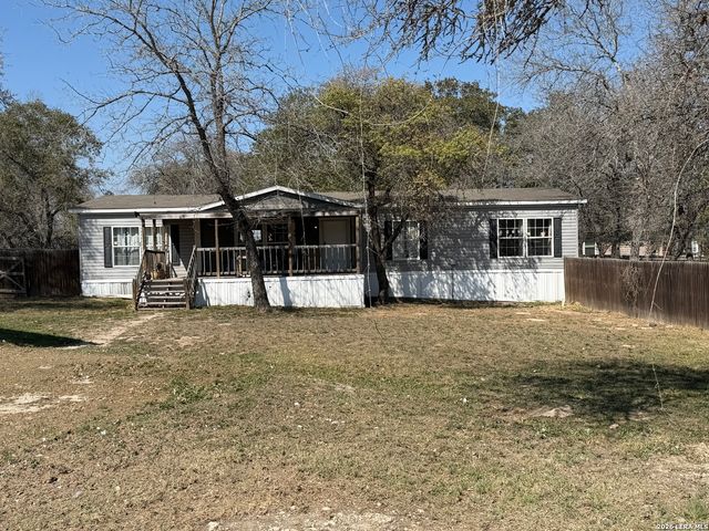 4811 Treebark Ln, Elmendorf, TX 78112