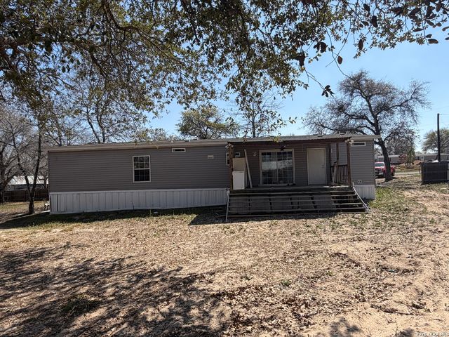 4811 Treebark Ln, Elmendorf, TX 78112