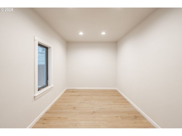 1078 YOUNG St, Woodburn, OR 97071