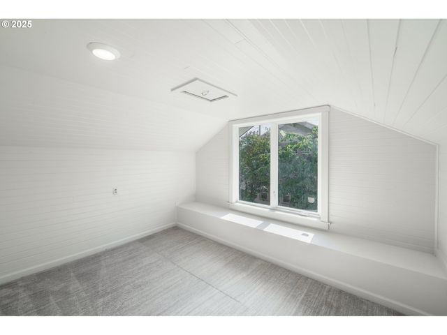 1078 YOUNG St, Woodburn, OR 97071