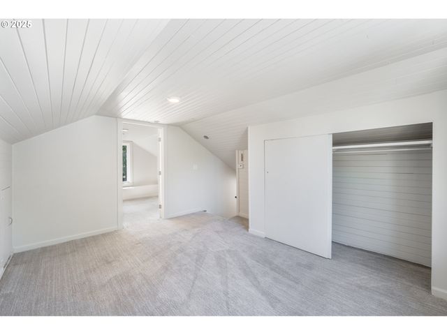 1078 YOUNG St, Woodburn, OR 97071