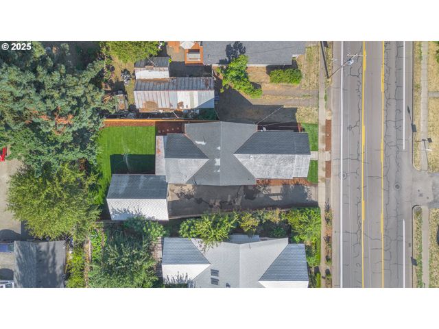 1078 YOUNG St, Woodburn, OR 97071