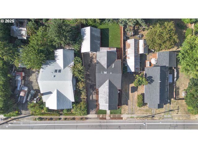 1078 YOUNG St, Woodburn, OR 97071