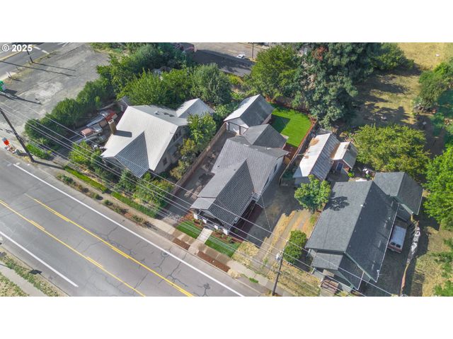 1078 YOUNG St, Woodburn, OR 97071