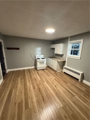 1079 3rd Ave 3, New Kensington, PA 15068