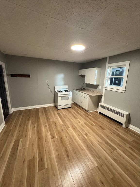 1079 3rd Ave 3, New Kensington, PA 15068