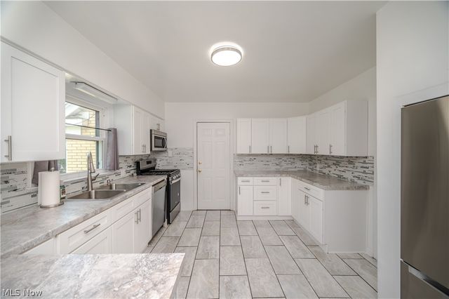 2505 E Market Street, Warren, OH 44483