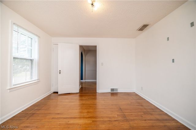 2505 E Market Street, Warren, OH 44483