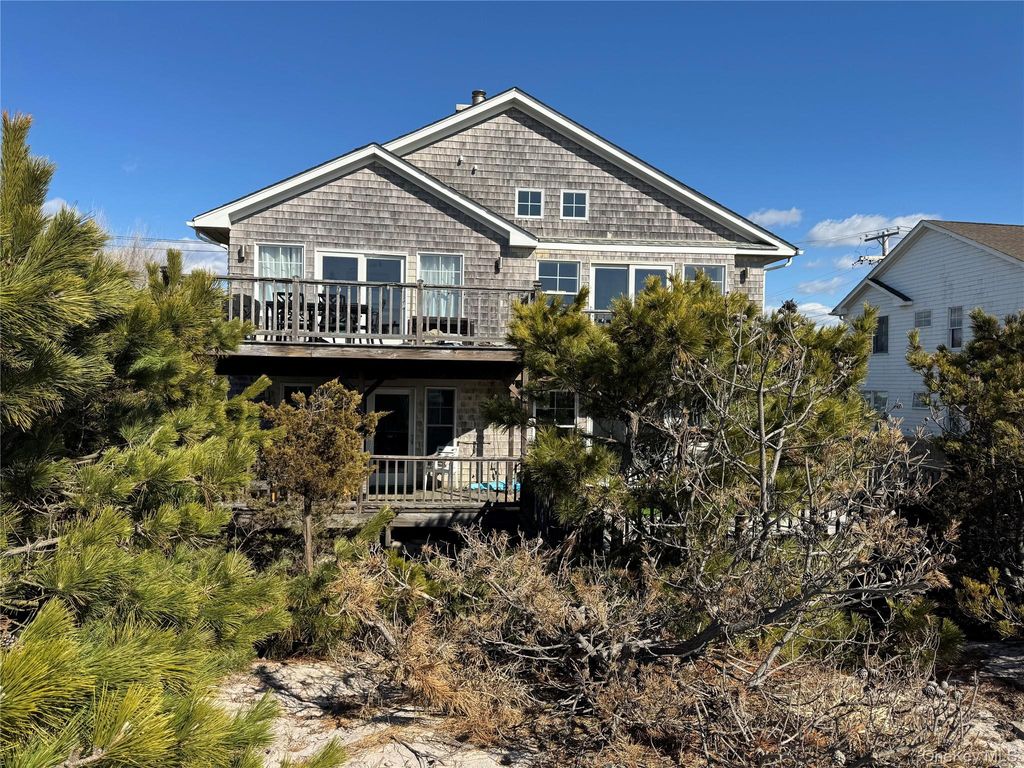 301 Lewis Walk, Cherry Grove, NY 11782