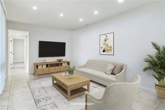 2408 Saratoga Way, Costa Mesa, CA 92626