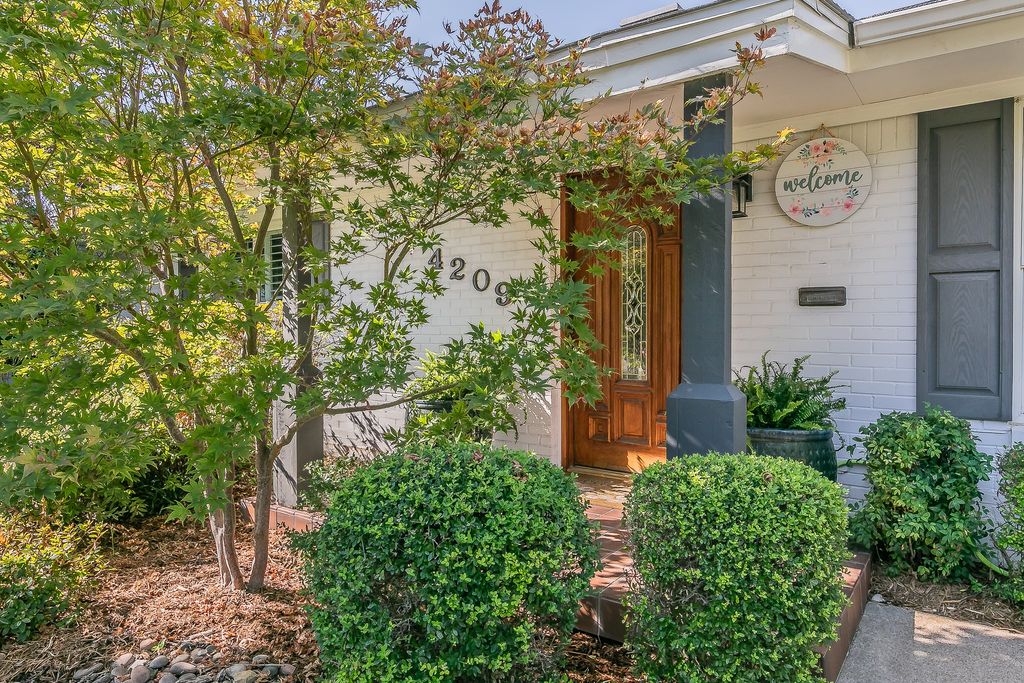 4209 Bilglade Road, Fort Worth, TX 76109 — exterior