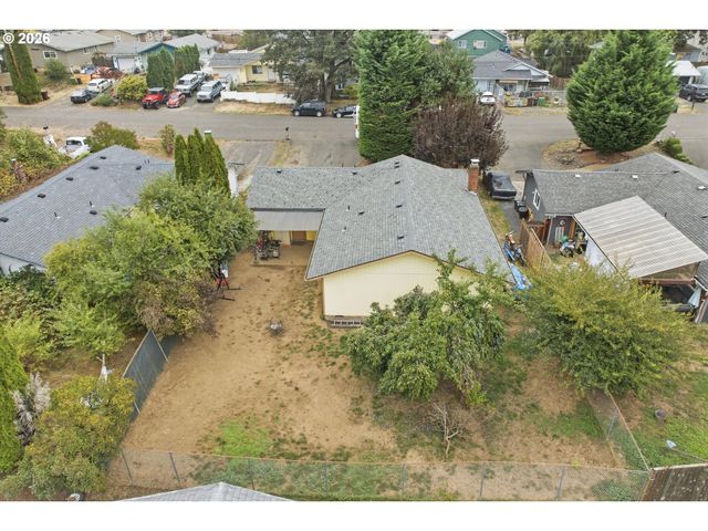 435 S 9TH St, St Helens, OR 97051