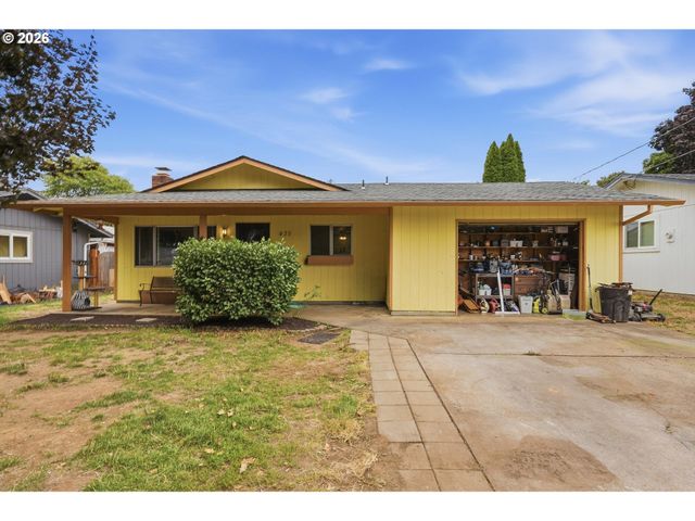 435 S 9TH St, St Helens, OR 97051