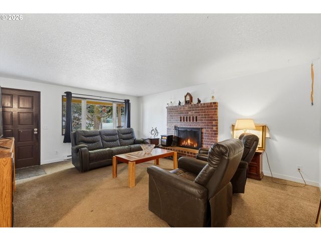 435 S 9TH St, St Helens, OR 97051