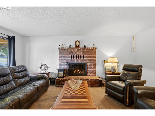 435 S 9TH St, St Helens, OR 97051