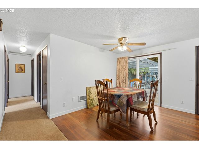 435 S 9TH St, St Helens, OR 97051