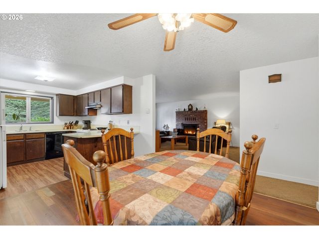 435 S 9TH St, St Helens, OR 97051