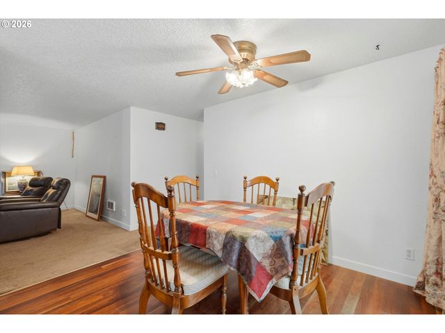435 S 9TH St, St Helens, OR 97051
