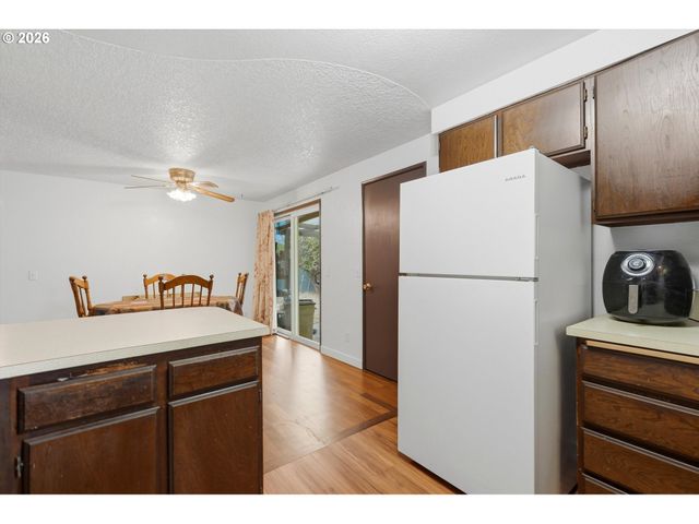 435 S 9TH St, St Helens, OR 97051