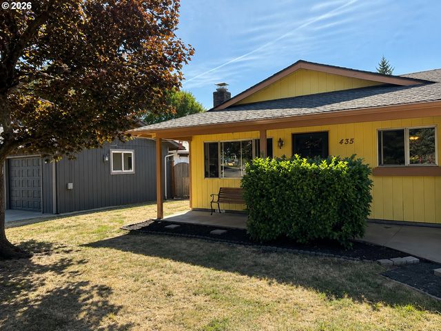 435 S 9TH St, St Helens, OR 97051