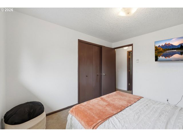 435 S 9TH St, St Helens, OR 97051