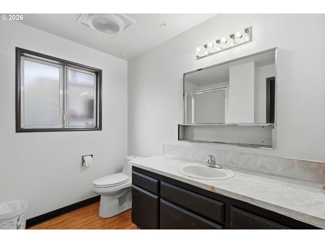 435 S 9TH St, St Helens, OR 97051