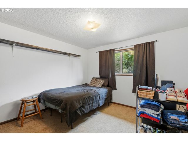 435 S 9TH St, St Helens, OR 97051